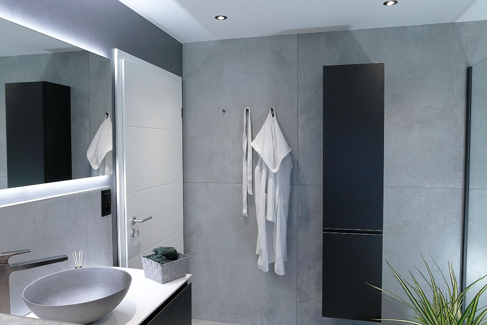 Komplettes Badezimmer